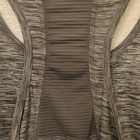 Women's Gray Tank Top Size Medium - Picture 4 of 4